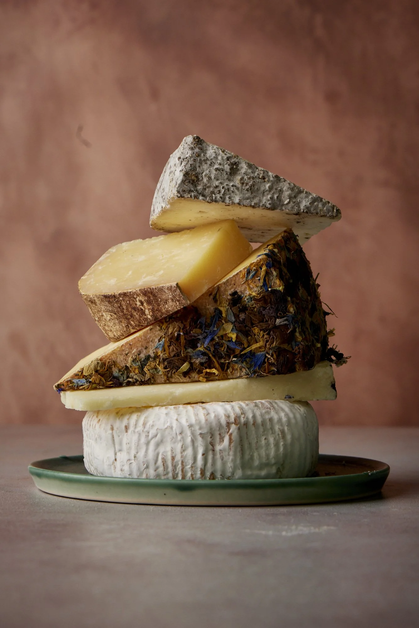 cheeseページです！！ Treeline_AGED_Cheddar_Top_1000